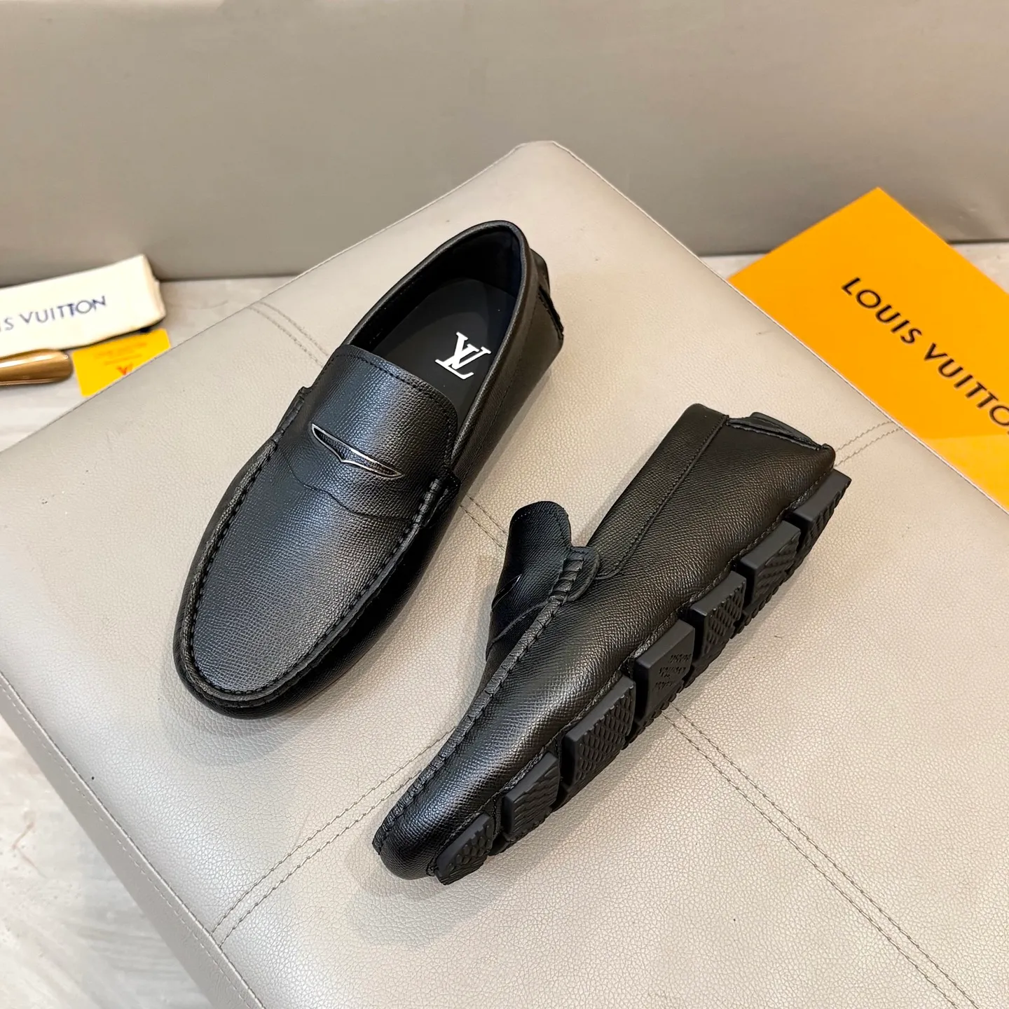 Factory price: 460💰LV men's beanie shoes 2025 official website synchronized <market top version> imported first-layer cowhide ➕ black cowhide original packaging. Size 38-45